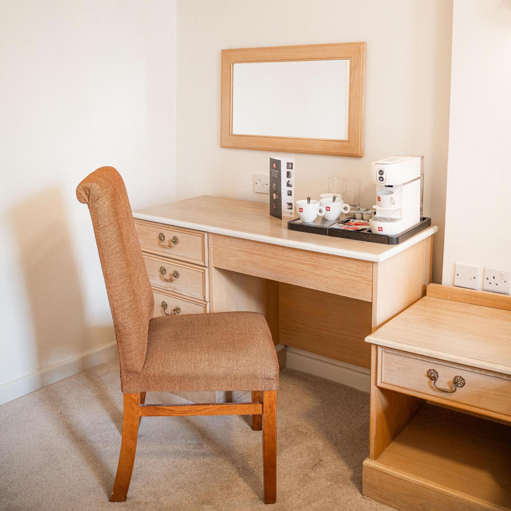 The Mayfair Hotel Bournemouth Esterno foto